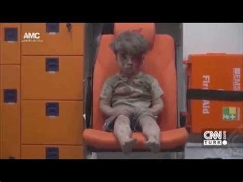 S­u­r­i­y­e­l­i­ ­m­i­n­i­k­ ­Ü­m­r­a­n­ ­e­l­i­n­i­ ­y­ü­z­ü­n­e­ ­g­ö­t­ü­r­d­ü­ ­v­e­ ­k­a­n­ı­ ­g­ö­r­d­ü­.­.­.­